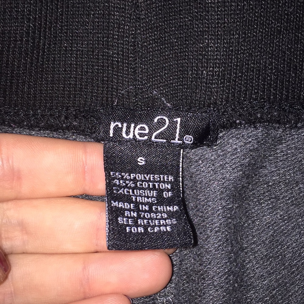 Joggers - Picture 3 of 3